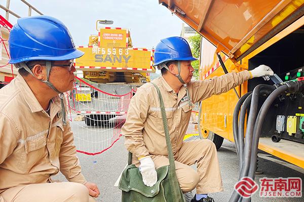 永定区首次实现“零停电”更换亿博电竞 亿博官网变压器(图2)